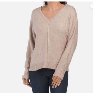 🎈Rachel Zoe womens V Neck Sweater  Beige Cafe Au Lait Exposed Seam Pullov…